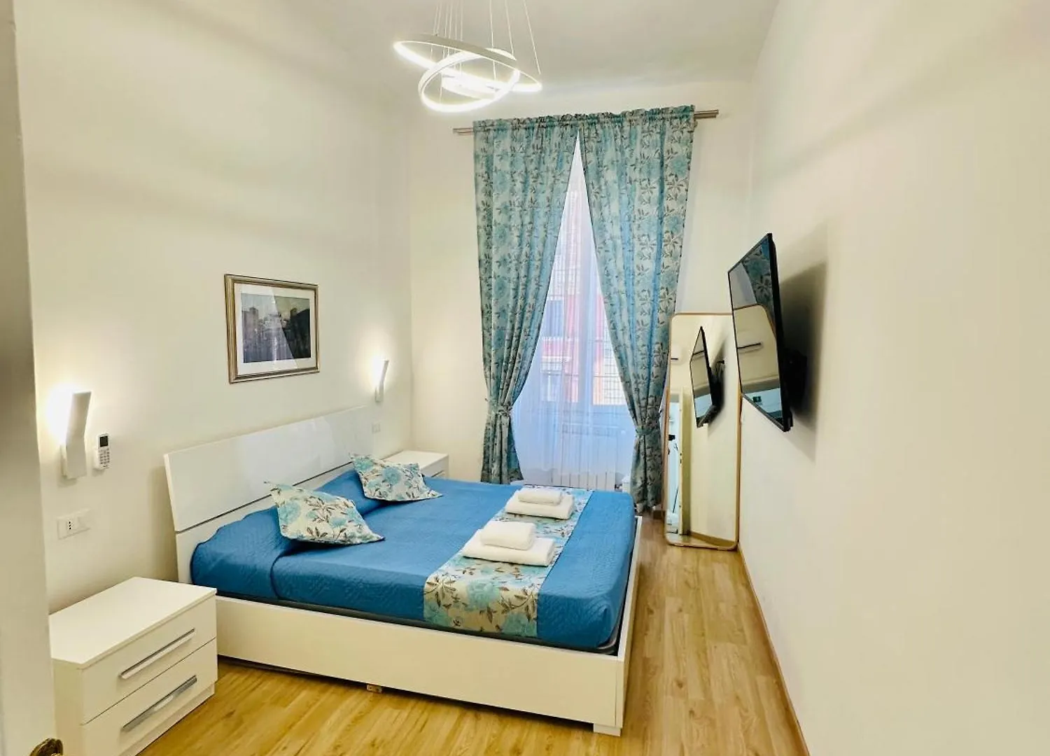 Lulu Home Roma 0*,  Italia